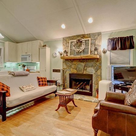 Linville River Cottage - Steps Away From The Banks Newland Bagian luar foto