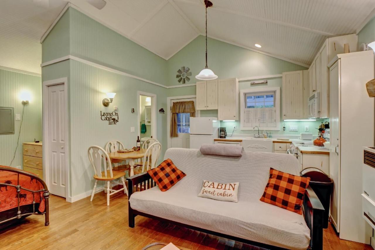 Linville River Cottage - Steps Away From The Banks Newland Bagian luar foto